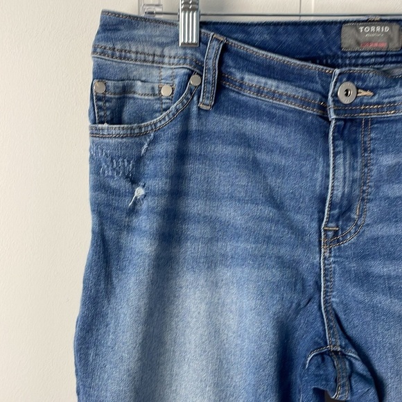 Torrid Luxe Slim Boot Cut Jeans Women's Size 14XS Soft Comfy Stretch Casual - Picture 3 of 15